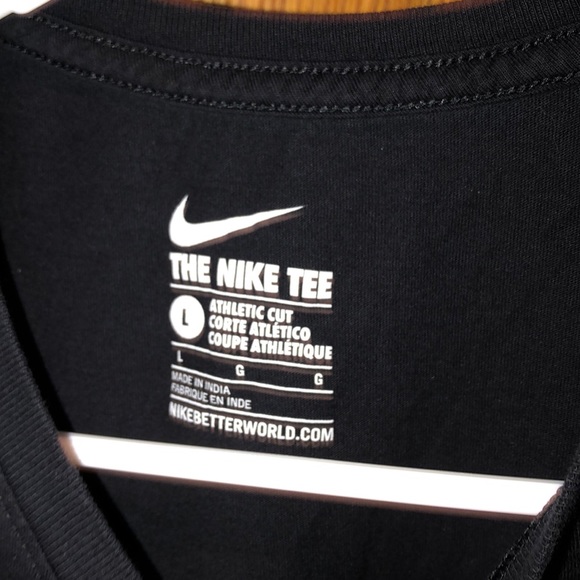 Nike shirt - Picture 2 of 2